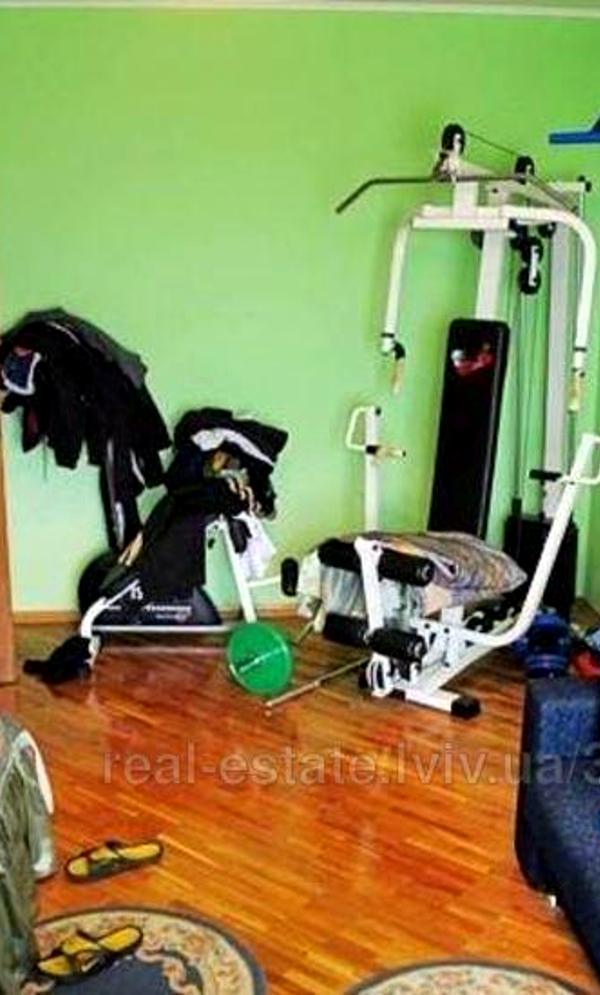 Fully Furnished Apartment with Eurorepair, Fireplace, and Gym