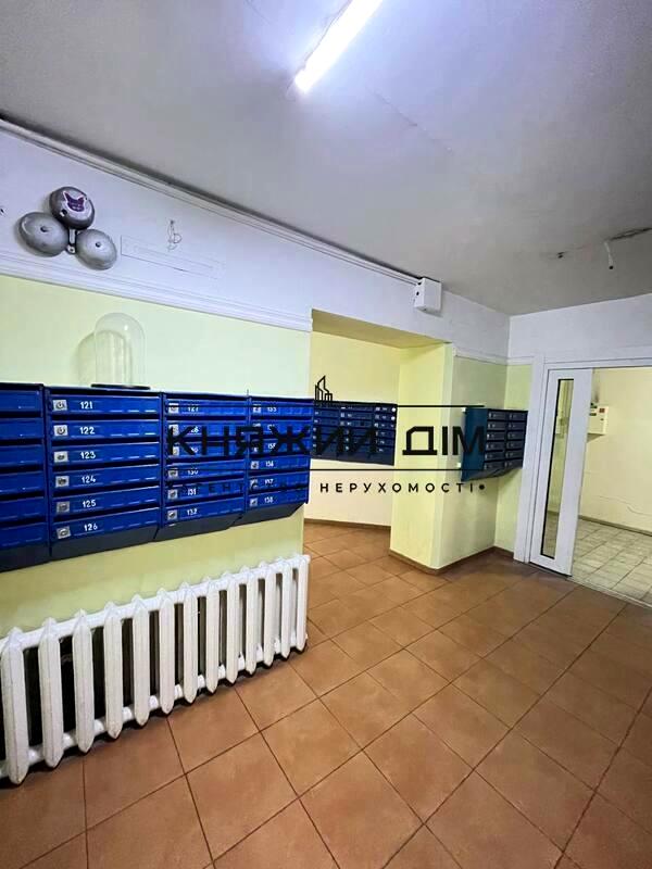 Cozy 1-bedroom apartment near Poznyaki metro with modern amenities
