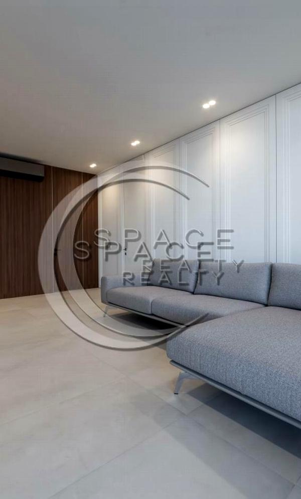 Spacious 3-bedroom apartment in Novopecherski Lipki Complex
