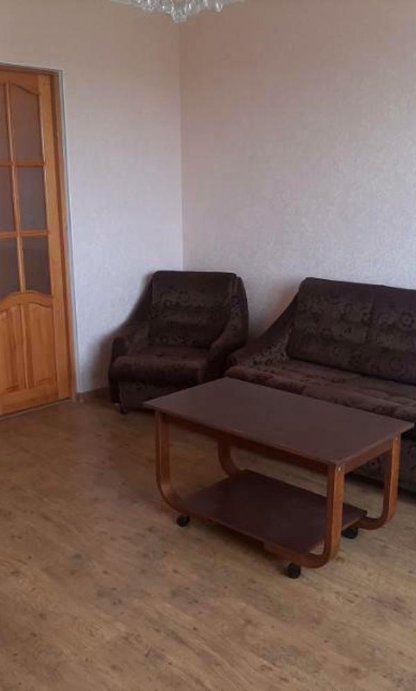 2-Room Apartment near Nevskogo/Vuzovsky, Gas Stove, Good Condition