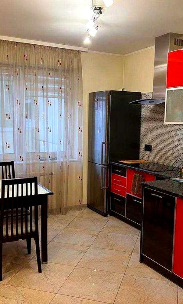 3-Bedroom Apartment in Abrycos Complex, Near Poznyaki Metro