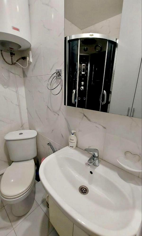 1-Room Apartment with Studio Kitchen on Basseinaya Street