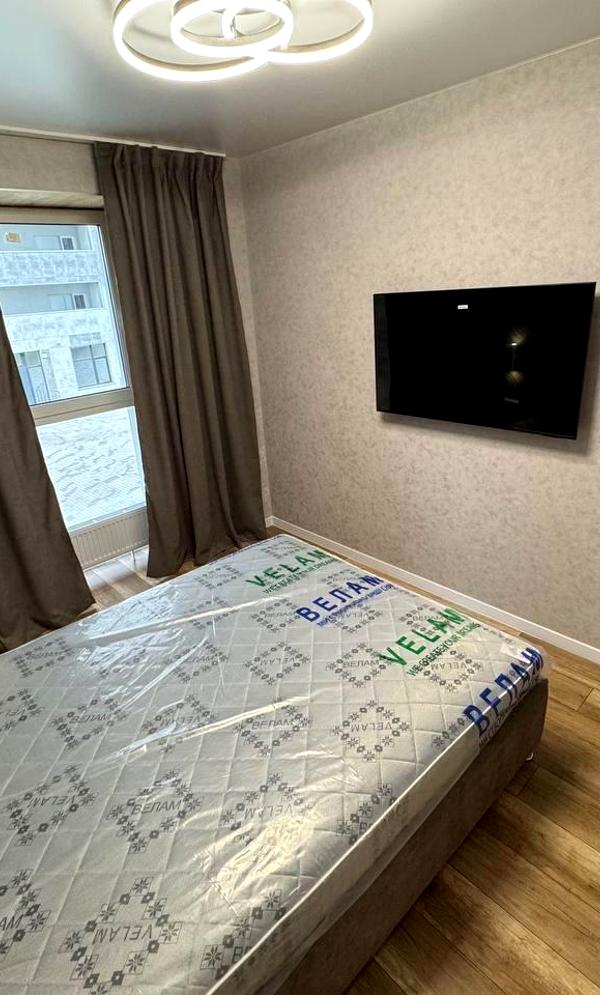 2-room studio apartment in 5 Continent Complex