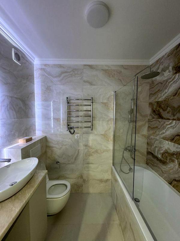 Modern Apartment with Premium Features and Convenient Location