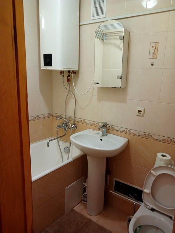 Renovated apartment near Vokzalna metro, fully furnished