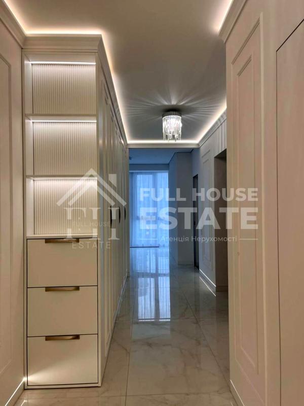 Spacious 3-bedroom apartment in Barvinok Residential Complex