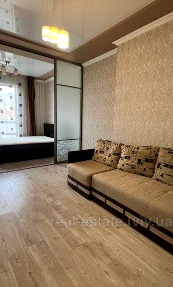Spacious Apartment with Comfortable Zoning and Fully Equipped Kitchen