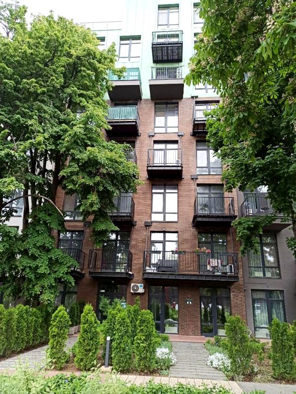 Studio Apartment in Prostranstvo Complex with Balcony