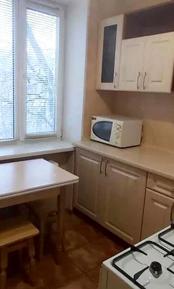 1-Room Apartment on Oleksy Tykhoho Street, Well-Equipped with Modern Amenities
