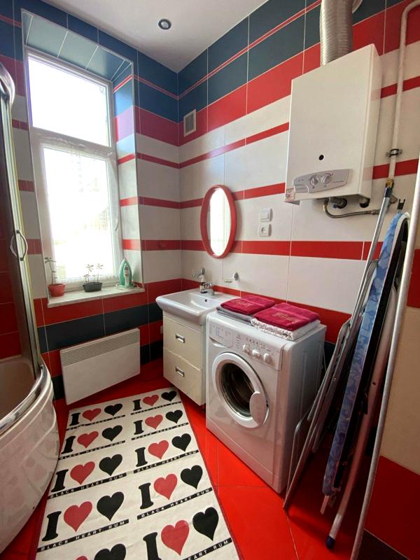 2-Room Apartment on Melnyka Street with Good Renovation