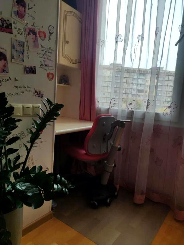 4-Room Spacious and Bright Apartment on Peremohy-5