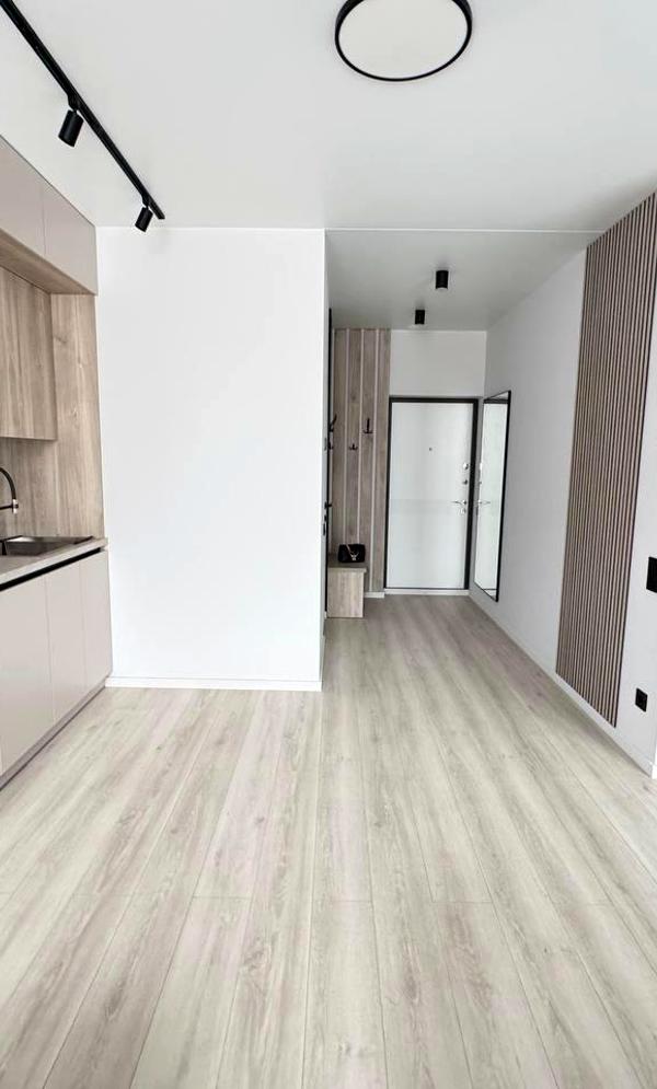 Elegant Apartment near Kharkivska Metro with Modern Design