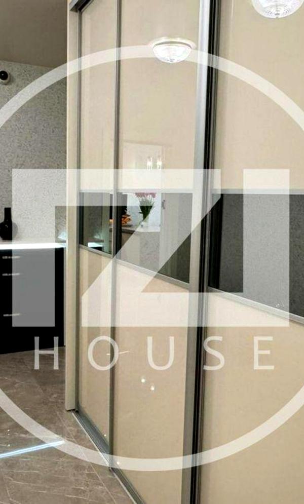 3-Room Stylish Apartment in Hoffmann House with Euro Renovation