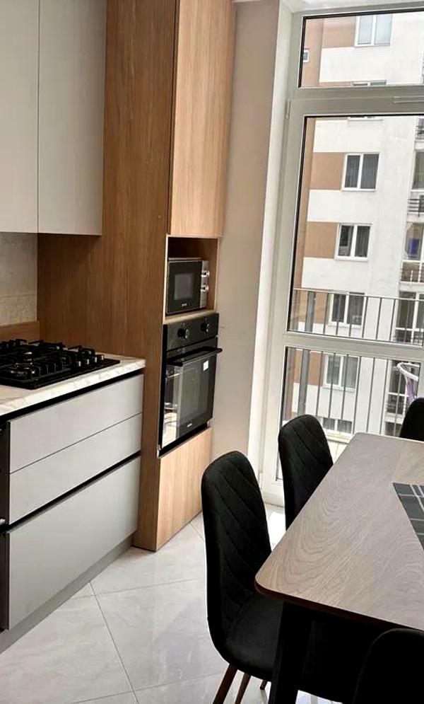 2-Room Apartment with Designer Renovation on Maloholoskivska Street