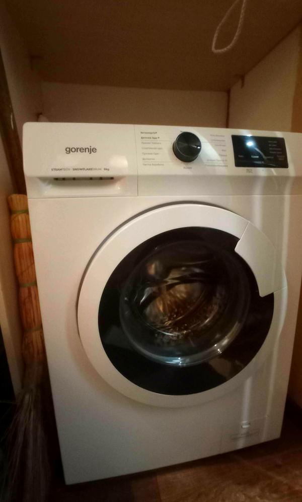 Two-room apartment near Robocha area with park nearby