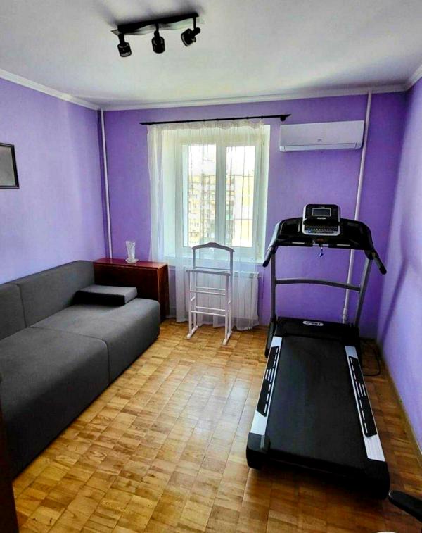 2-bedroom apartment near Akademmistechko metro, fully furnished