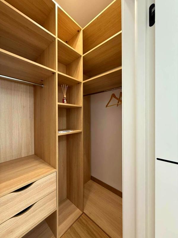 Two-bedroom apartment in new business-class building near Ukraine Stadium