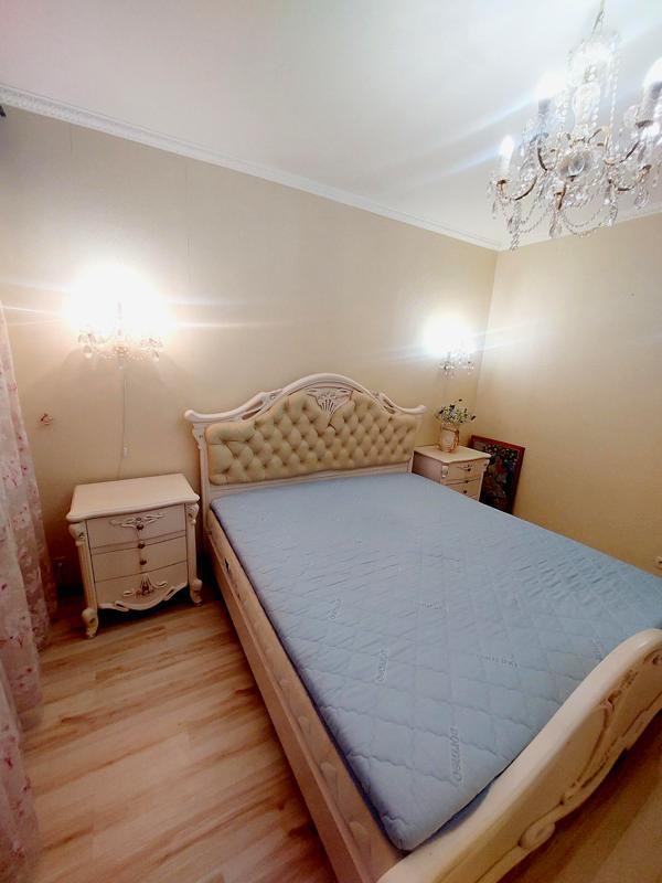 3-Room Apartment with Dnipro River View near Heroiv Dnipra Metro
