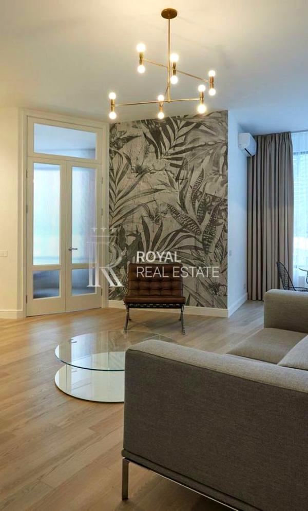 2-bedroom premium apartment in Skyline residential complex