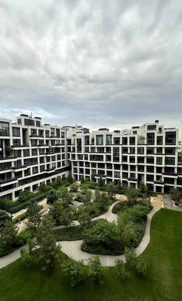 Stylish 1-bedroom apartment in Unit.Home - First Lease, Business Class