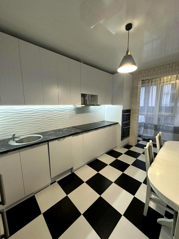 Bright and Warm 1-Bedroom Apartment in Franko District