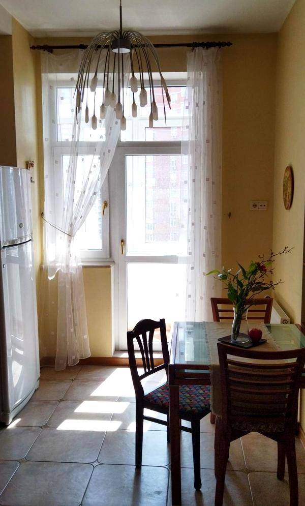 2-Room Apartment in Pechersk District with Excellent Renovation