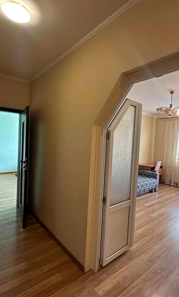 2-Room Apartment on Tselevycha Street, New Building, Gas Heating
