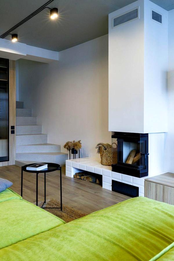 Multilevel Apartment with Designer Renovation and Premium Amenities
