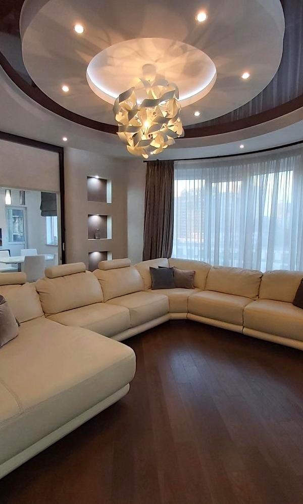Spacious 3-Room Apartment with Modern Design in Prestige Hall Complex
