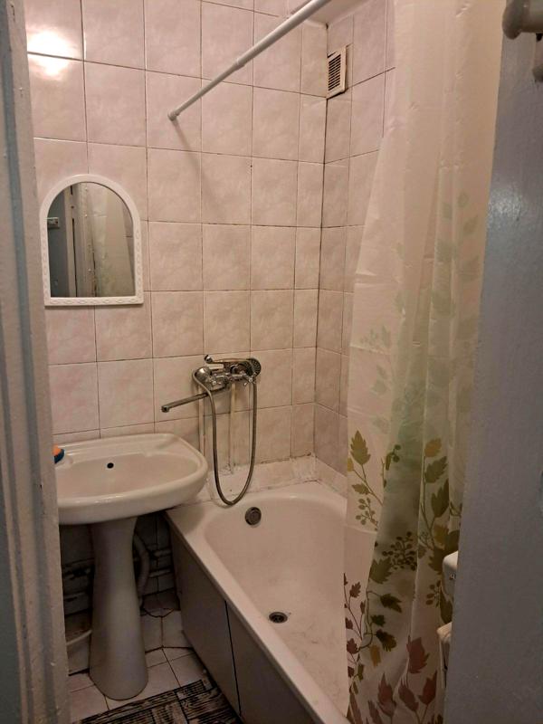 Cozy 1-Room Apartment on Miliutenka Street with Gas and Amenities