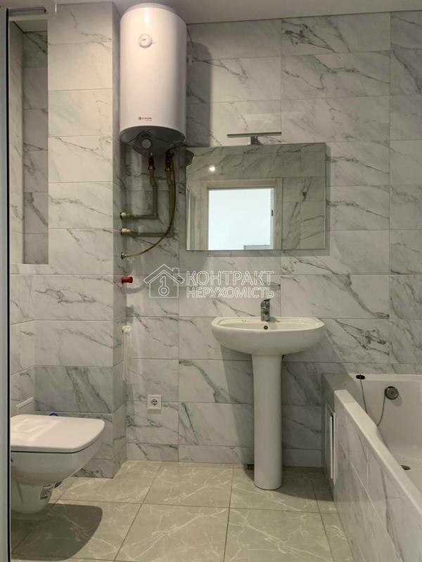 1-bedroom apartment in new building near metro Peremohy