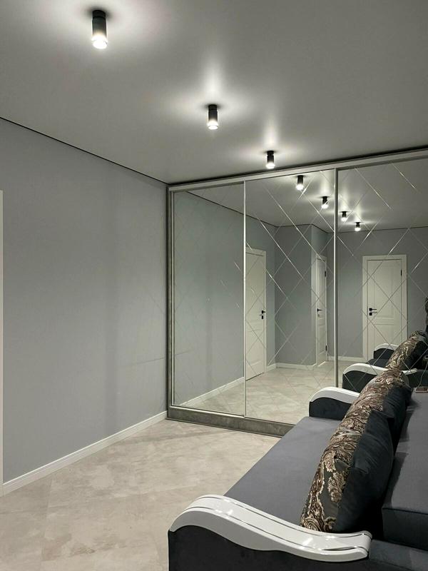 Stylish 1-Bedroom Apartment in City Center with Modern Design