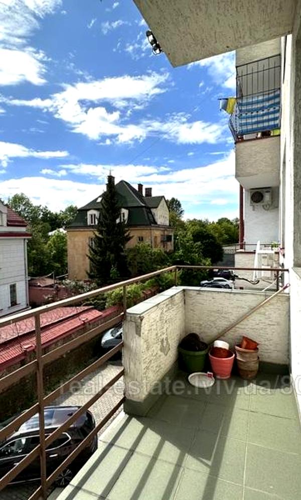 3-Bedroom Apartment with Designer Interior, 2 Bathrooms, 2 Balconies