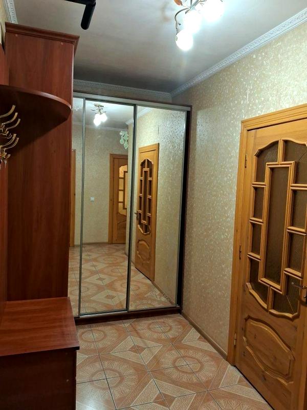 Spacious 1-bedroom apartment on Vasylchenka Street, Lviv