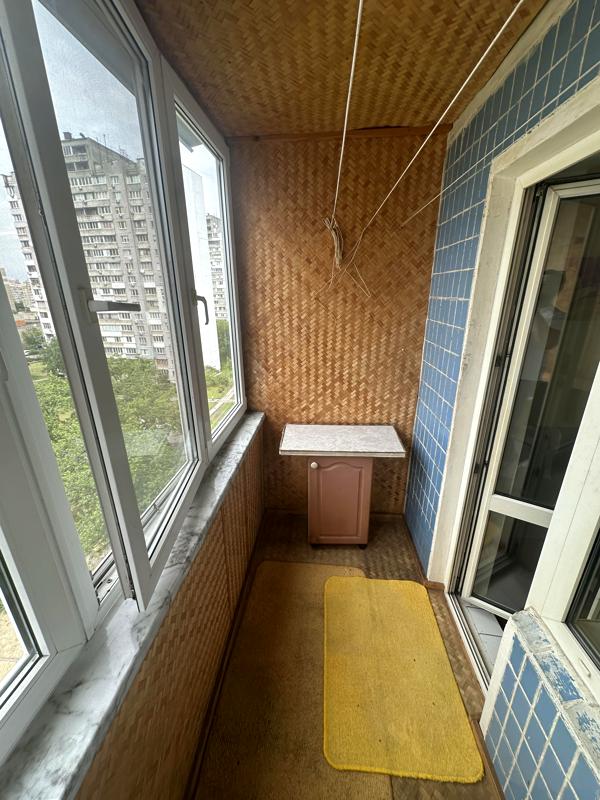 Spacious 1-bedroom apartment near Desnyanski Park with good infrastructure