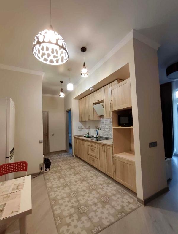 Cozy 2-Room Apartment near French Boulevard with Sea View