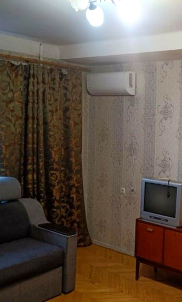 3-Room Apartment near Kyiv National University of Construction and Architecture