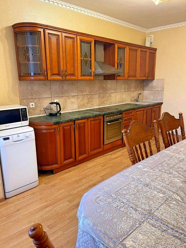 Spacious 3-Room Apartment with Separate Rooms and Quality Renovation