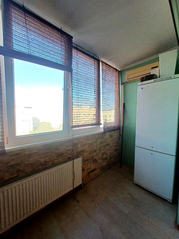 Three-room apartment in new building with designer renovation