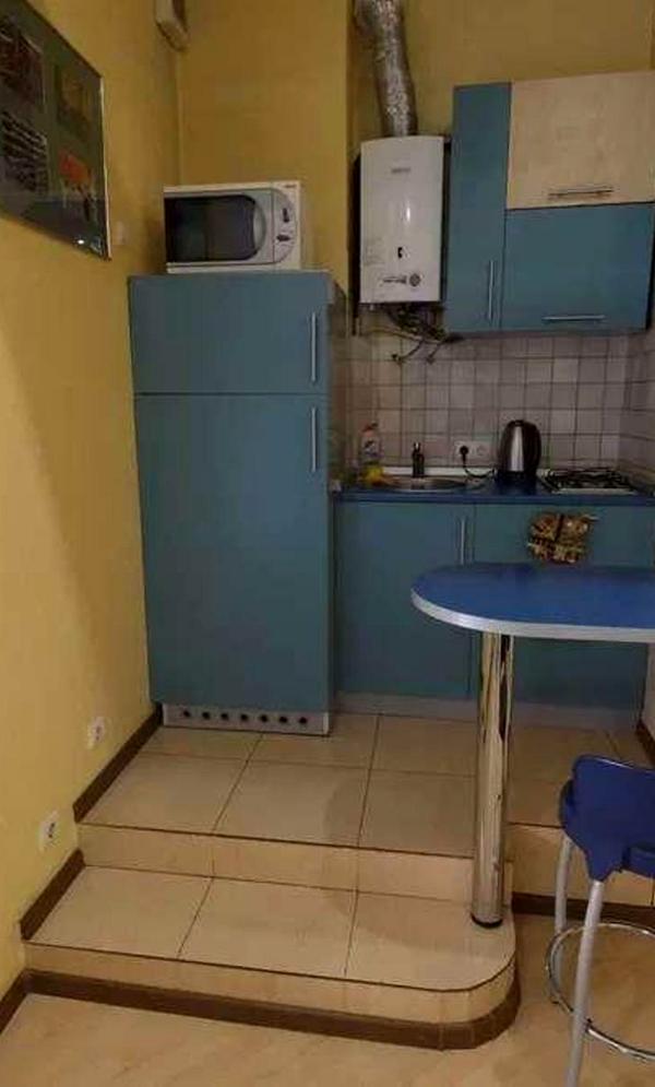Fully Furnished 1-Room Apartment with Convenient Transport Links