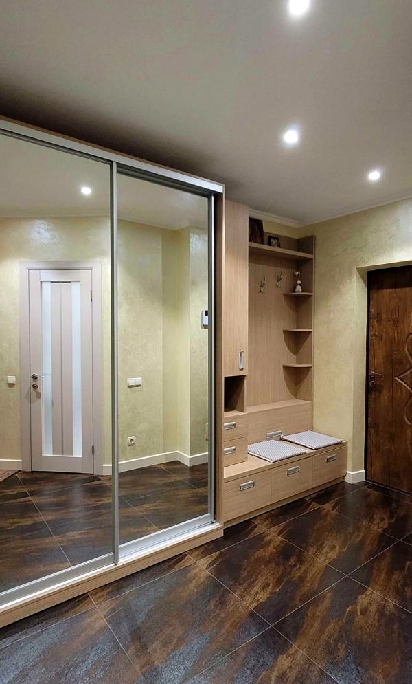 Spacious 1-Bedroom Apartment in Poznyaki with Modern Design