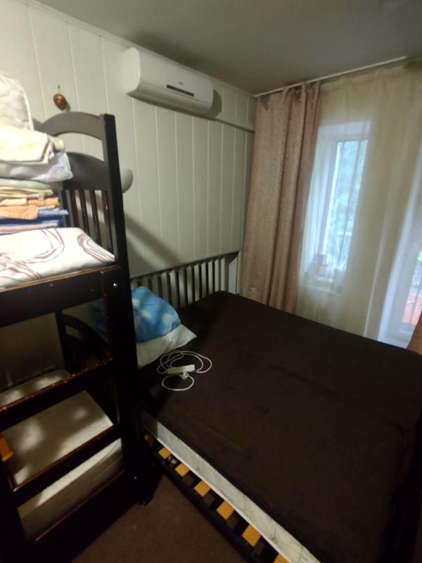 Room in Center of Kyiv near Bessarabka Market, Fully Furnished
