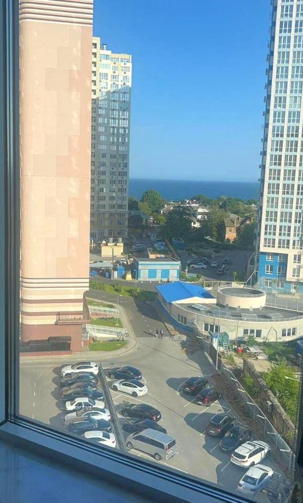 Spacious 3-Bedroom Apartment with Sea View in Resort Area