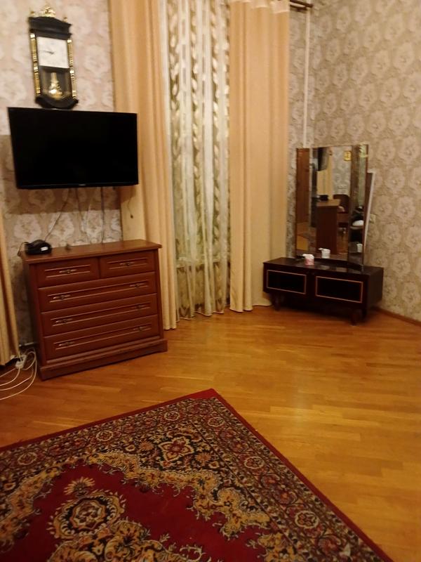 Central Apartment with Spacious Room and Quiet Balcony