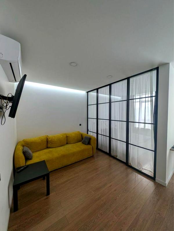 Spacious 1-bedroom apartment near Minska Metro, modern design