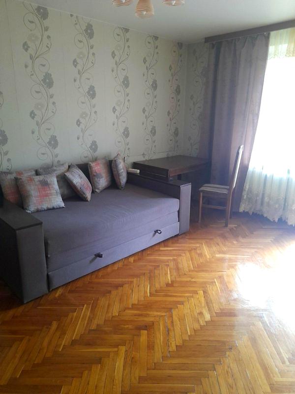 Cozy Apartment near Klovska Metro with Modern Amenities
