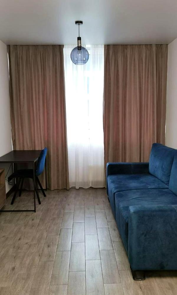 Yevhena Sverstyuka St. (Mariny Raskovoi), 6-E