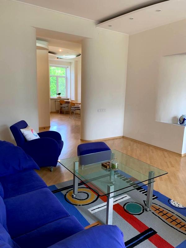 Cozy, Bright, and Spacious City Center Apartment