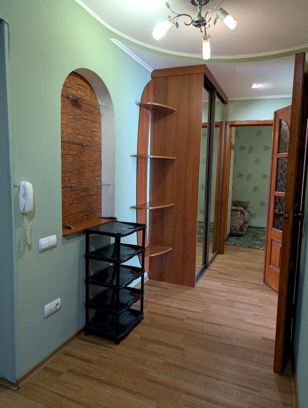 2-Room Apartment near Kholodna Hora Metro, Hryhorivske Highway