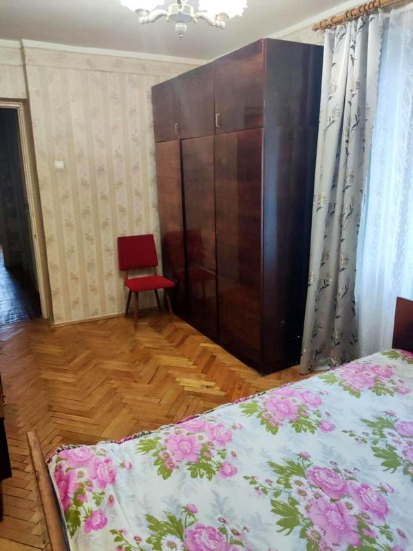 Spacious 2-room apartment on Mazepa Street, 60 m², 9th floor